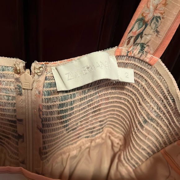 Excellent condition dress. Very classy and comfortable - Picture 7 of 9